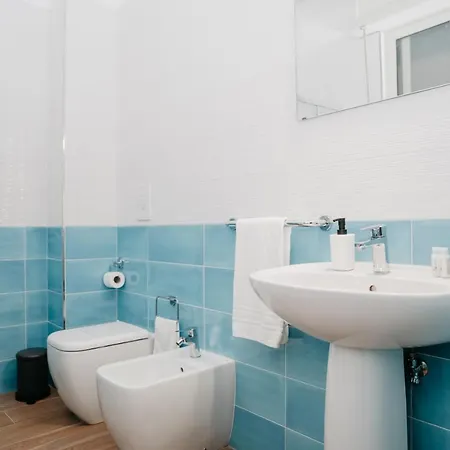 Апартаменты Brombeis Fantastica By Casa Napoletana - Town Center *